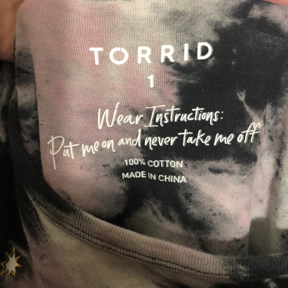 Torrid Cold Shoulder Tee Cheetah Print Black Tie Dye Size 1X - Picture 5 of 7